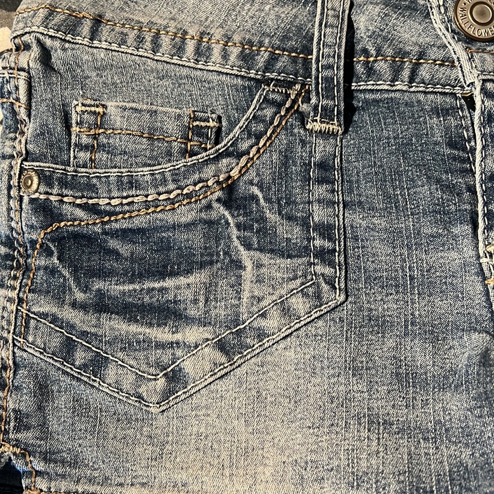 Denim shorts - Picture 4 of 8